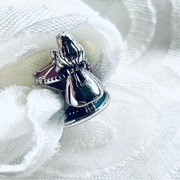 🎂 NWOT Alice & Cheshire Cat Birthday Cake Charm – Alice in Wonderland ✨ - Picture 7 of 13